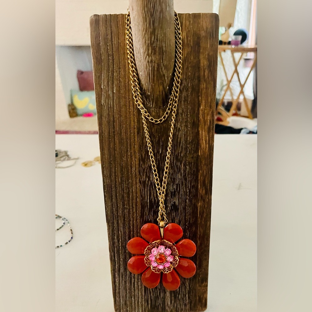 Fun flower necklace